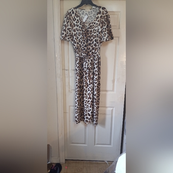 Animal Print  Dress - Picture 2 of 5